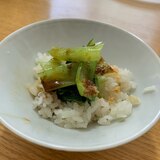 ピリ辛、小松菜のせご飯